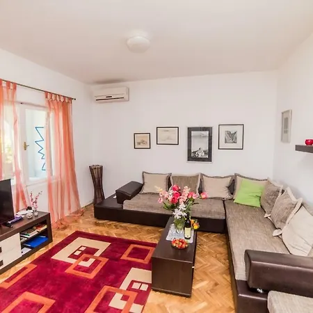 Family Escape Becici Appartement *